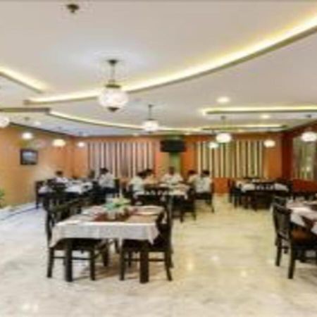 Hotel Chanakya アーグラ エクステリア 写真