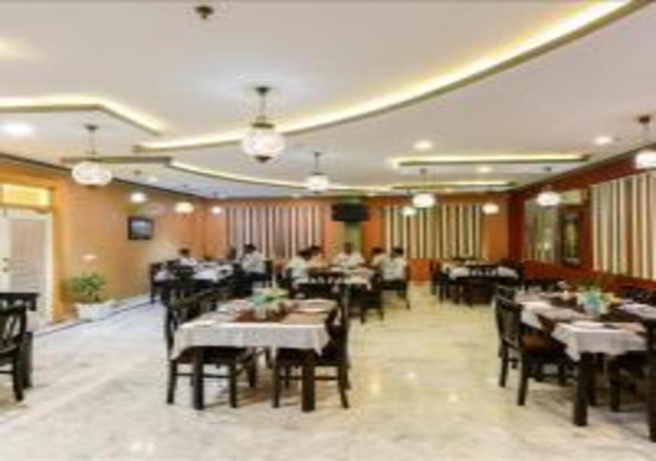 Hotel Chanakya アーグラ エクステリア 写真