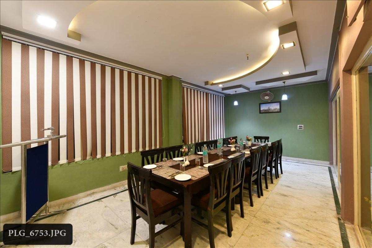 Hotel Chanakya アーグラ エクステリア 写真