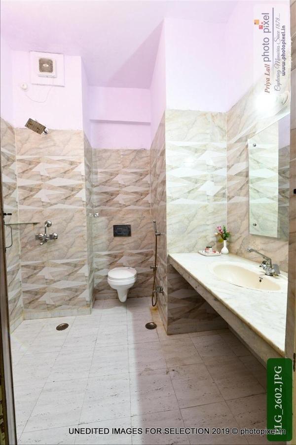 Hotel Chanakya アーグラ エクステリア 写真
