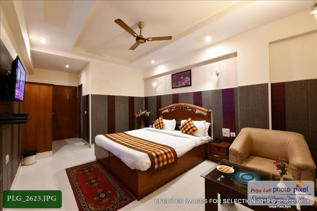 Hotel Chanakya アーグラ エクステリア 写真